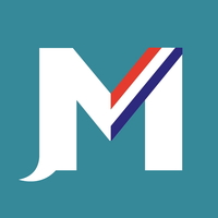 [Eme blanca con banda presidencial y fondo celeste]