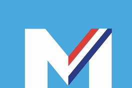 [Eme con banda presidencial, cielo azul y nubes]