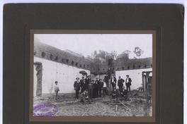 [Fotografía de la demolición del monasterio o convento de Santa Clara]