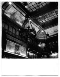 [Biblioteca Nacional. Sala de lectura de la Sala José Toribio Medina, vista del cielo, segundo piso]